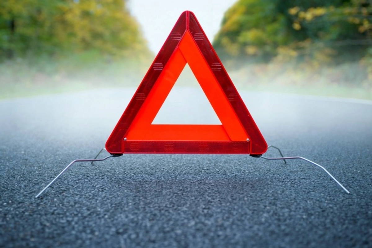 Yevlaxda avtobus aşıb, 10-a yaxın sərnişin xəsarət alıb