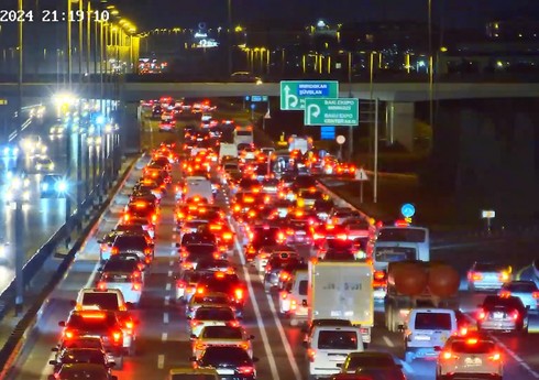 Yol qəzası Mərdəkan şosesi istiqamətində sıxlığa səbəb olub