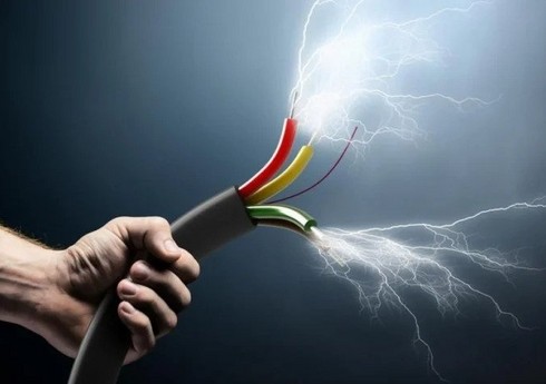 Zabratda 58 yaşlı kişini elektrik cərəyanı vurub 