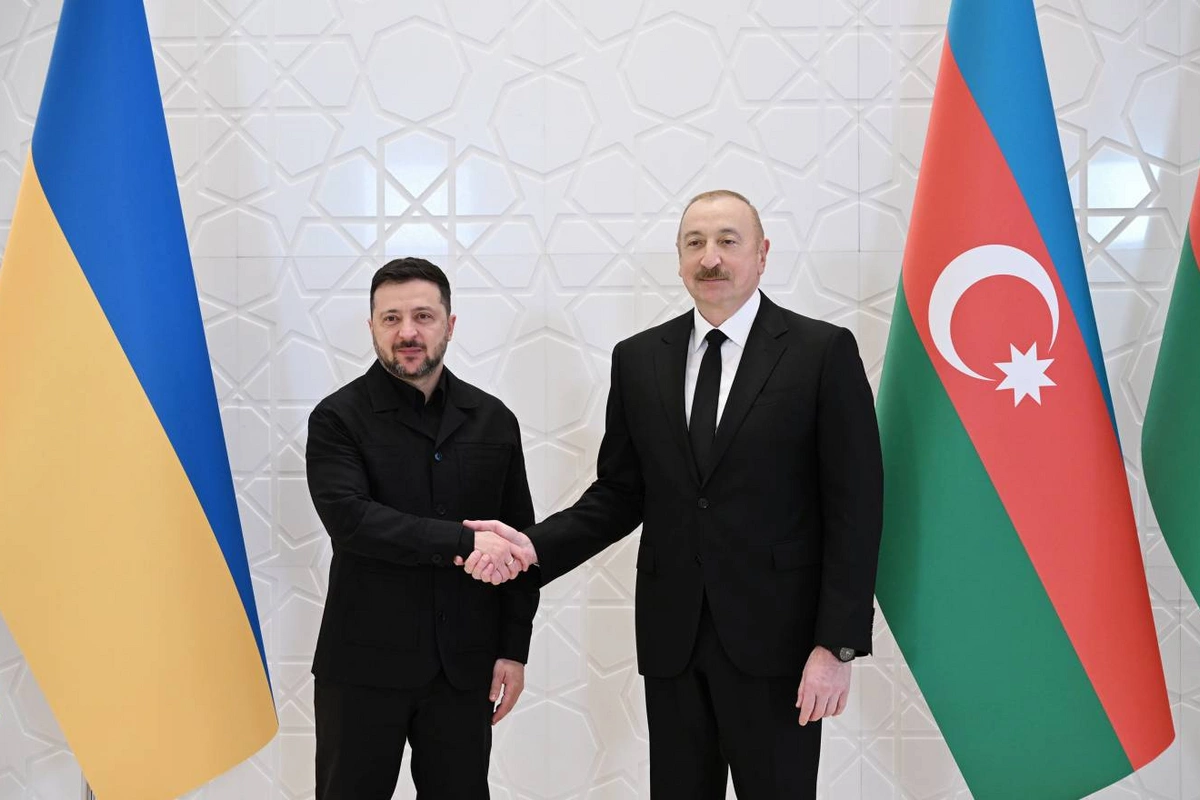 Zelenski Prezident İlham Əliyevi Müstəqillik Günü münasibətilə təbrik edib