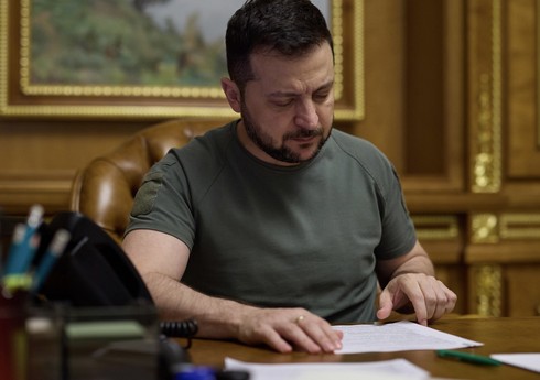 Zelenski Saakaşviliyə görə Gürcüstan səfirinin Ukraynanı tərk etməsi barədə göstəriş verib