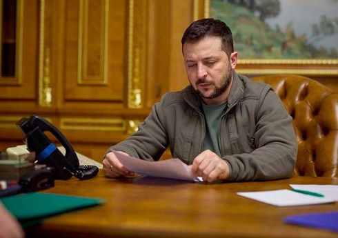Zelenski Ukrayna müharibəsinin diplomatiya yolu ilə həlli şərtini açıqlayıb