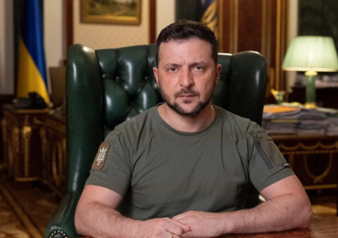 Zelenski: “Ukrayna sürətli şəkildə NATO-ya üzvlük üçün müraciət edir” Zelenski: “Ukrayna sürətli şəkildə NATO-ya üzvlük üçün müraciət edir”