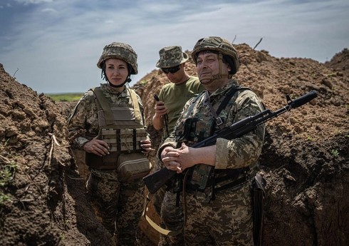 Zelenski Ukraynanın şəhər tipli qəsəbəsinin azad edildiyini təsdiqləyib